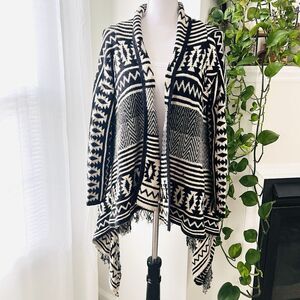 PINK Victoria's Secret Black and White Patterned Cardigan Sweater. Size L. EUC.
